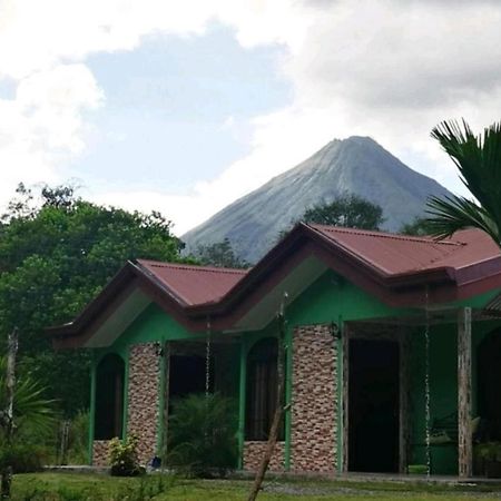Bamboo Arenal Apartment La Fortuna Bagian luar foto