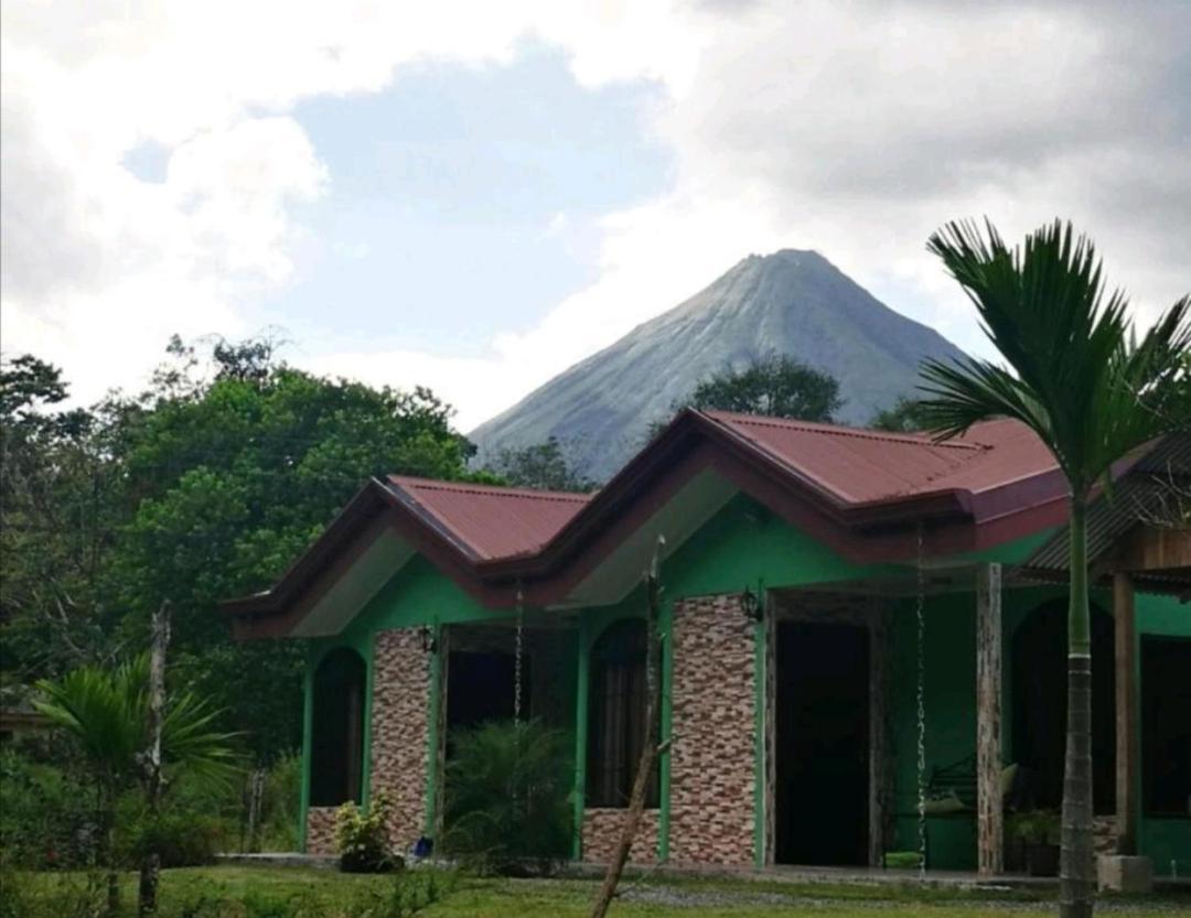 Bamboo Arenal Apartment La Fortuna Bagian luar foto