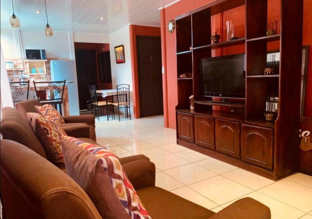 Bamboo Arenal Apartment La Fortuna Bagian luar foto