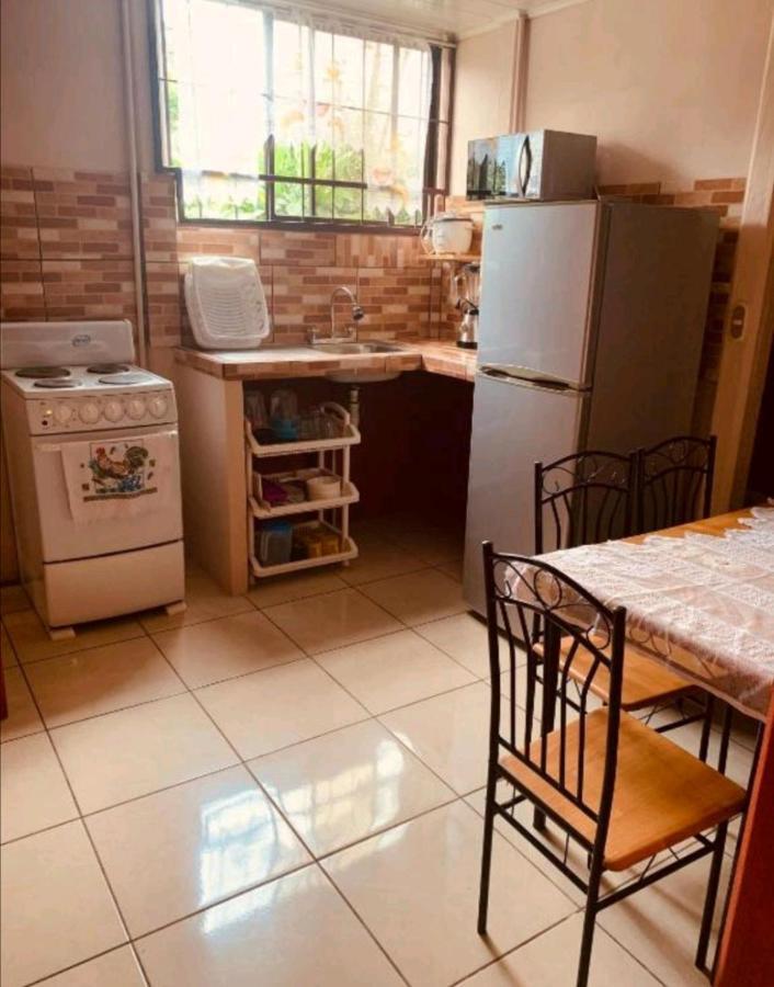 Bamboo Arenal Apartment La Fortuna Bagian luar foto